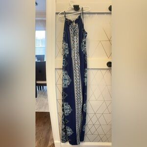 Maxi dress blue printed dress. INC MEDIUM.